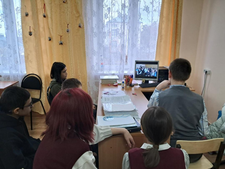 просмотр фильма "Дети блокадного Ленинграда".